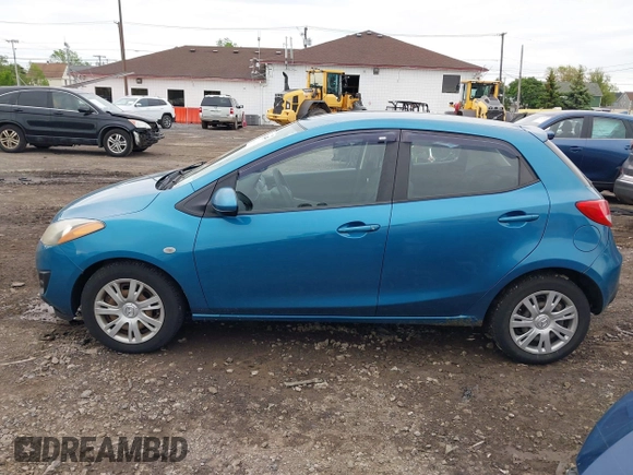 2012 Mazda 2 Sport z VIN JM1DE1KY7C0141308, wystawiony jako IAAI lot #42362946 z przebiegiem 125 424 mil mil oraz . Historia ofert i sprzedaży dostępna na DreamBid. Obrazek 14.