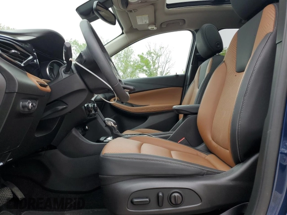 2022 Buick Encore GX Essence с VIN KL4MMFSL4NB046100, выставлен на аукционе Copart как лот 56189995 с пробегом 16 319 миль миль и Списание • Salvage title. История ставок и продаж доступна на DreamBid. Изображение 7.