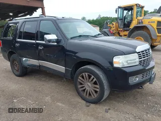 2008 Lincoln Navigator with VIN 5LMFU28578LJ17779, listed as a IAAI auction lot 42609056 with 150,598 mi miles and . Bid and sale history available at DreamBid. Image 1.