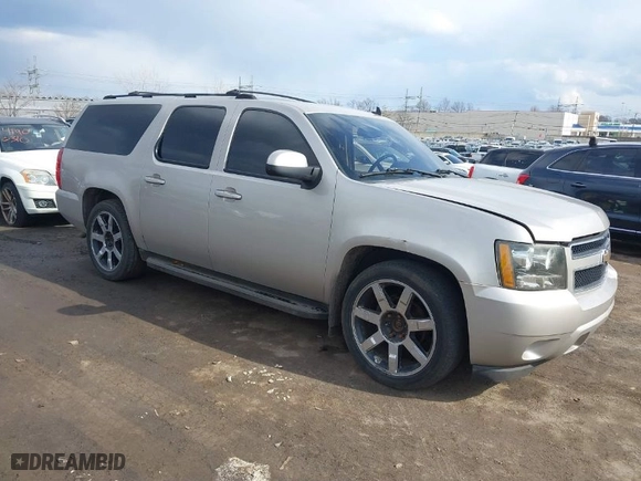 2007 Chevrolet Suburban LT with VIN 1GNFK16327J210722, listed as a IAAI auction lot 41899366 with 1 mi miles. Bid and sale history available at carsss.com. Image 1.