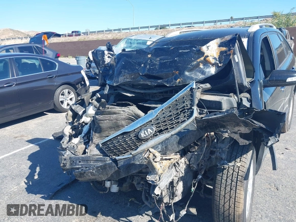2014 Kia Sorento LX с VIN 5XYKT3A62EG455941, выставлен на аукционе IAAI как лот 42138589 с пробегом Не указан миль и . История ставок и продаж доступна на DreamBid. Изображение 6.