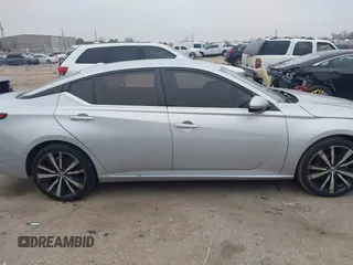 2021 Nissan Altima SR with VIN 1N4BL4CV7MN371959, listed as a IAAI auction lot 41593529 with 71,945 mi miles and . Bid and sale history available at carsss.com. Image 13.