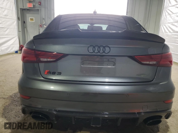 2018 Audi RS 3 z VIN WUABWGFF7J1904308, wystawiony jako Copart lot #49992915 z przebiegiem 45 513 mil mil oraz Szkoda całkowita • Salvage title. Historia ofert i sprzedaży dostępna na DreamBid. Obrazek 6.