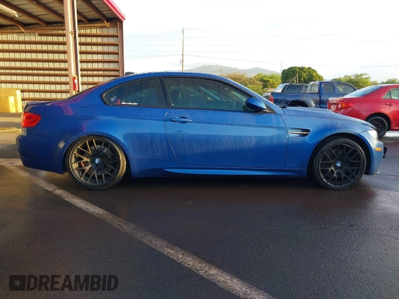 2013 BMW M3 z VIN WBSKG9C50DJ594307, wystawiony jako IAAI lot #41702669 z przebiegiem 80 609 mil mil oraz . Historia ofert i sprzedaży dostępna na DreamBid. Obrazek 13.