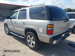 2004 GMC Yukon SLE z VIN 1GKEC13V44R175383, wystawiony jako IAAI lot #42155877 z przebiegiem 303 482 mil mil oraz . Historia ofert i sprzedaży dostępna na DreamBid. Obrazek 3.