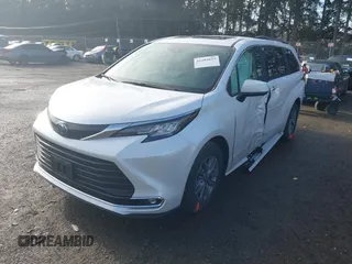 2023 Toyota Sienna XLE with VIN 5TDJSKFC8PS099539, listed as a IAAI auction lot 41284033 with 13,514 mi miles. Bid and sale history available at carsss.com. Image 17.