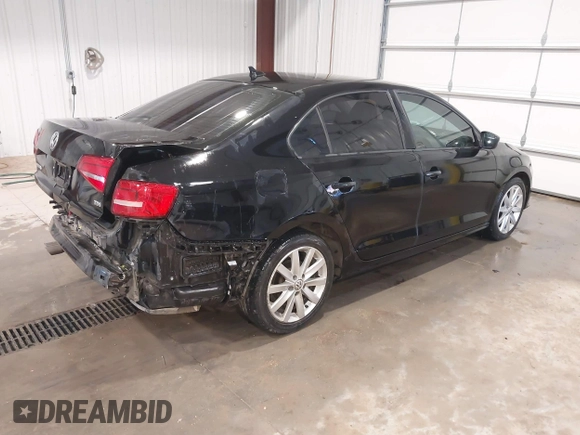 2015 Volkswagen Jetta Sedan 2.0L TDI SEL with VIN 3VWLA7AJ2FM341784, listed as a IAAI auction lot 41577281 with 139,688 mi miles. Bid and sale history available at carsss.com. Image 4.