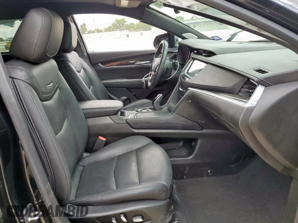 2021 Cadillac XT5 FWD Premium Luxury with VIN 1GYKNCRS0MZ100515, listed as a Copart auction lot 62856785 with 50,298 mi miles and Salvage title. Bid and sale history available at DreamBid. Image 7.