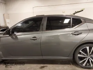 2019 Nissan Altima SR with VIN 1N4BL4CV6KC186522, listed as a IAAI auction lot 41773234 with 95,654 mi miles and . Bid and sale history available at DreamBid. Image 15.
