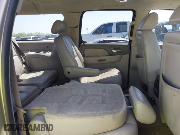 2007 Chevrolet Suburban LTZ with VIN 3GNFC16057G181463, listed as a IAAI auction lot 41862403 with 1 mi miles. Bid and sale history available at carsss.com. Image 8.