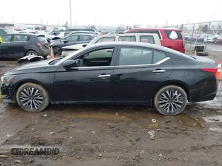 2023 Nissan Altima 2.5 SV with VIN 1N4BL4DVXPN324220, listed as a IAAI auction lot 41576899 with 31,069 mi miles. Bid and sale history available at carsss.com. Image 14.