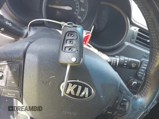 2013 Kia Rio SX z VIN KNADN5A39D6208807, wystawiony jako IAAI lot #42392747 z przebiegiem 170 895 mil mil oraz . Historia ofert i sprzedaży dostępna na DreamBid. Obrazek 11.