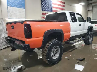 2000 Chevrolet Silverado 1500 LS with VIN 2GCEK19T6Y1315534, listed as a Copart auction lot 41750145 with 164,363 mi miles and Salvage Title. Bid and sale history available at carsss.com. Image 3.