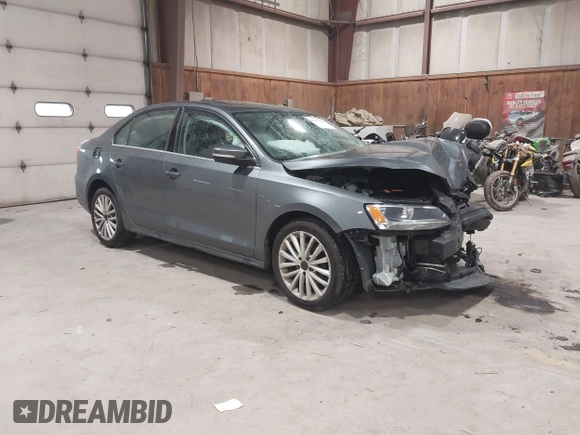 2014 Volkswagen Jetta SEL с VIN 3VWL17AJ6EM372759, выставлен на аукционе IAAI как лот 42305046 с пробегом 99 645 миль миль и . История ставок и продаж доступна на DreamBid. Изображение 1.