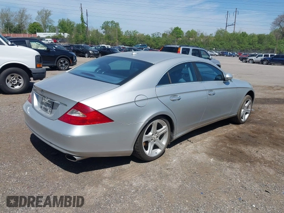 2007 Mercedes-Benz CLS-Class 5.5L with VIN WDDDJ72X07A088530, listed as a IAAI auction lot 42142766 with 202,648 mi miles. Bid and sale history available at carsss.com. Image 4.