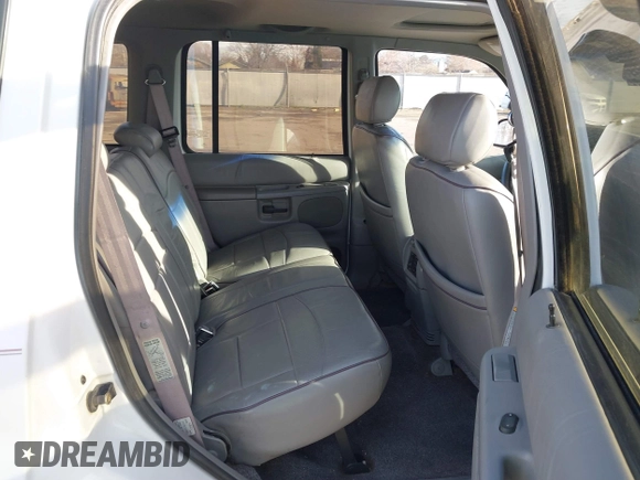 1995 Ford Explorer Eddie Bauer z VIN 1FMDU34X4SZB10719, wystawiony jako IAAI lot #41808364 z przebiegiem 140 085 mil mil oraz . Historia ofert i sprzedaży dostępna na DreamBid. Obrazek 8.