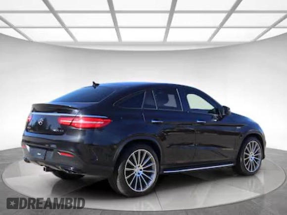 2019 Mercedes-Benz GLE 43 AMG z VIN 4JGED6EB9KA141097, wystawiony jako Copart lot #57786195 z przebiegiem 64 450 mil mil oraz Czysty tytuł • Clean title. Historia ofert i sprzedaży dostępna na DreamBid. Obrazek 4.