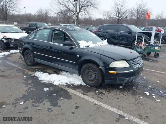 2003 Volkswagen Passat GL with VIN WVWMD63B03P039933, listed as a IAAI auction lot 41485822 with 133,907 mi miles. Bid and sale history available at carsss.com. Image 1.