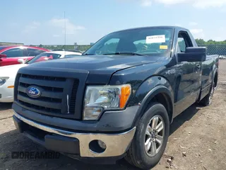 2009 Ford F-150 XL z VIN 1FTRF12W69KB58387, wystawiony jako IAAI lot #42671918 z przebiegiem 128 947 mil mil oraz . Historia ofert i sprzedaży dostępna na DreamBid. Obrazek 2.