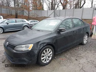 2011 Volkswagen Jetta SE с VIN 3VWBZ7AJ9BM395274, выставлен на аукционе IAAI как лот 41672902 с пробегом 79 218 миль миль и . История ставок и продаж доступна на DreamBid. Изображение 2.