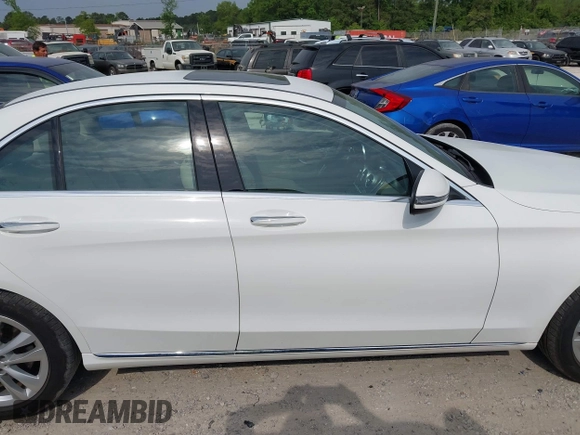 2019 Mercedes-Benz C C 300 with VIN 55SWF8EB9KU311723, listed as a IAAI auction lot 42085916 with 47,780 mi miles. Bid and sale history available at carsss.com. Image 13.