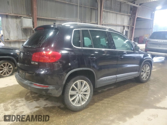 2012 Volkswagen Tiguan SE z VIN WVGAV7AX5CW536238, wystawiony jako Copart lot #55528005 z przebiegiem 127 732 mil mil oraz Szkody całkowita. Historia ofert i sprzedaży dostępna na DreamBid. Obrazek 3.