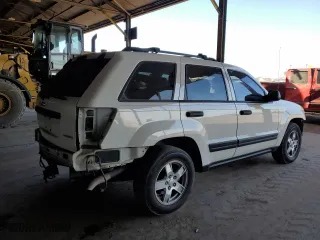 2005 Jeep Grand Cherokee Laredo with VIN 1J4HS48N75C585292, listed as a Copart auction lot 88719255 with 140,341 mi miles and Salvage Title. Bid and sale history available at carsss.com. Image 3.