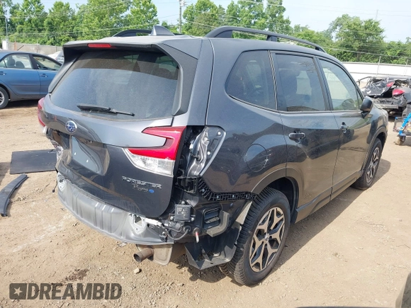 2020 Subaru Forester Premium with VIN JF2SKAJCXLH577546, listed as a IAAI auction lot 42594599 with 55,168 mi miles and . Bid and sale history available at DreamBid. Image 4.