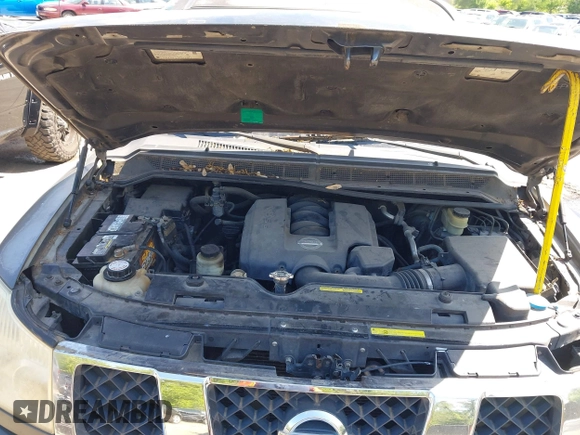 2004 Nissan Titan LE with VIN 1N6AA07B04N525607, listed as a IAAI auction lot 42180184 with 267,589 mi miles. Bid and sale history available at carsss.com. Image 10.