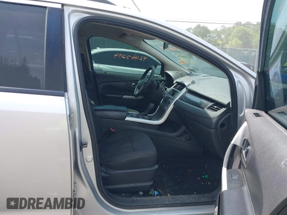 2013 Ford Edge SE z VIN 2FMDK3GC7DBA43814, wystawiony jako IAAI lot #42445294 z przebiegiem 235 310 mil mil oraz . Historia ofert i sprzedaży dostępna na DreamBid. Obrazek 5.