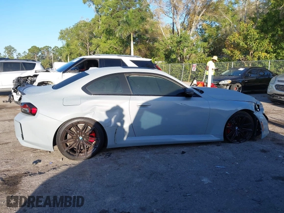 2024 BMW M2 z VIN 3MF13DM04R8E25637, wystawiony jako IAAI lot #41556777 z przebiegiem 18 810 mil mil oraz . Historia ofert i sprzedaży dostępna na DreamBid. Obrazek 13.