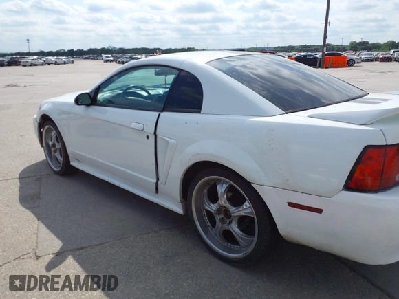 2000 Ford Mustang with VIN 1FAFP4041YF279330, listed as a IAAI auction lot 42047416 with 155,740 mi miles. Bid and sale history available at carsss.com. Image 6.
