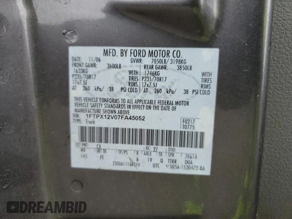 2007 Ford F-150 XL z VIN 1FTPX12V07FA45052, wystawiony jako Copart lot #58164745 z przebiegiem 138 326 mil mil oraz Czysty tytuł • Clean title. Historia ofert i sprzedaży dostępna na DreamBid. Obrazek 12.