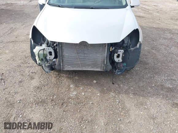 2010 Volkswagen Jetta TDI z VIN 3VWPL7AJ0AM697106, wystawiony jako IAAI lot #41812648 z przebiegiem 150 608 mil mil oraz . Historia ofert i sprzedaży dostępna na DreamBid. Obrazek 6.