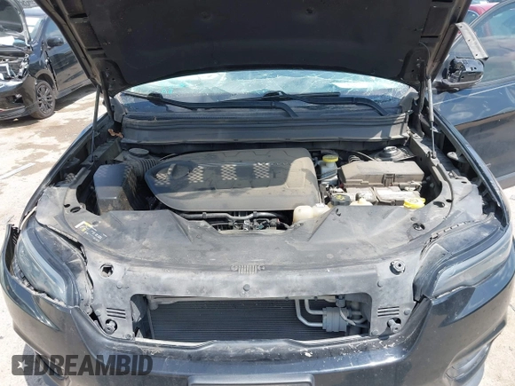 2021 Jeep Cherokee Latitude Lux with VIN 1C4PJLMXXMD134565, listed as a IAAI auction lot 42044643 with 84,611 mi miles and . Bid and sale history available at DreamBid. Image 10.