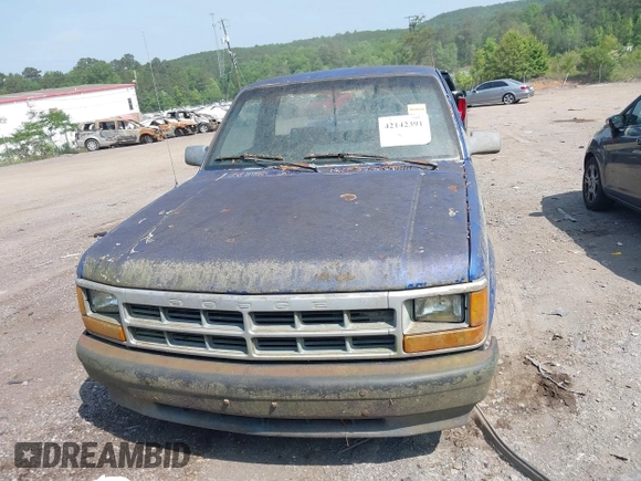 1993 Dodge Dakota S with VIN 1B7GL26X1PS140546, listed as a IAAI auction lot 42142391 with 171,634 mi miles and . Bid and sale history available at DreamBid. Image 6.