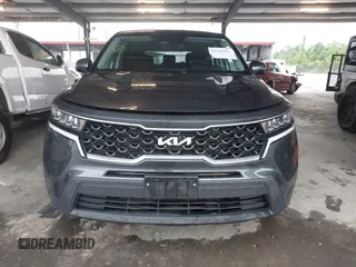 2022 Kia Sorento LX z VIN 5XYRG4LC9NG076804, wystawiony jako IAAI lot #42288908 z przebiegiem 56 750 mil mil oraz . Historia ofert i sprzedaży dostępna na DreamBid. Obrazek 12.