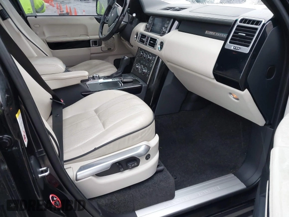 2011 Land Rover Range Rover HSE Lux with VIN SALMF1D4XBA353631, listed as a IAAI auction lot 41174955 with 139,586 mi miles and . Bid and sale history available at DreamBid. Image 5.