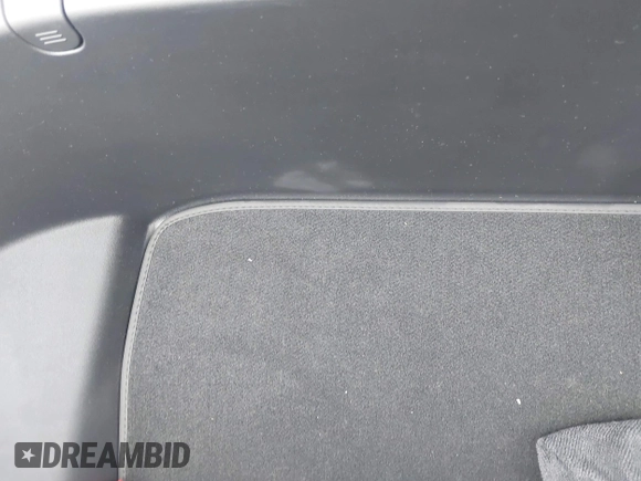 2018 Tesla Model 3 Long Range Battery z VIN 5YJ3E1EB7JF135199, wystawiony jako IAAI lot #41580853 z przebiegiem 131 774 mil mil oraz . Historia ofert i sprzedaży dostępna na DreamBid. Obrazek 10.