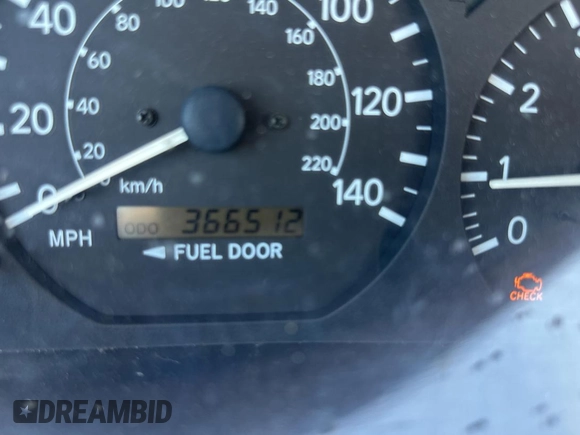 2000 Toyota Camry CE with VIN 4T1BG22K0YU002152, listed as a Copart auction lot 44409315 with 366,513 mi miles and Clean Title. Bid and sale history available at DreamBid. Image 8.