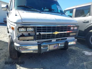 1993 Chevrolet Chevy Van z VIN 2GBEG25Z3P4134393, wystawiony jako IAAI lot #41626673 z przebiegiem 214 306 mil mil oraz . Historia ofert i sprzedaży dostępna na DreamBid. Obrazek 6.