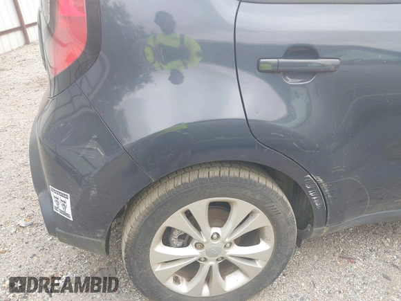 2015 Kia Soul + with VIN KNDJP3A58F7201253, listed as a IAAI auction lot 42042038 with 79,291 mi miles. Bid and sale history available at carsss.com. Image 6.