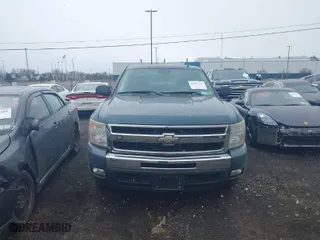 2011 Chevrolet Silverado 1500 LT with VIN 1GCRCSE0XBZ269267, listed as a IAAI auction lot 41887946 with 88,439 mi miles. Bid and sale history available at carsss.com. Image 13.