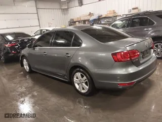2013 Volkswagen Jetta Sedan Hybrid SEL Premium with VIN 3VW637AJ2DM226056, listed as a IAAI auction lot 39961453 with NaN miles. Bid and sale history available at carsss.com. Image 3.