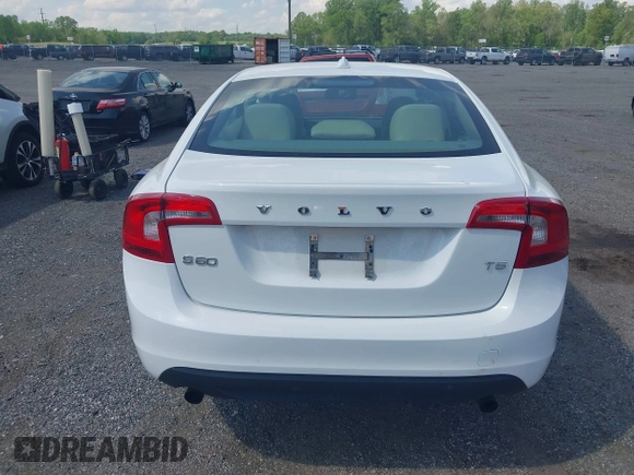 2012 Volvo S60 T5 с VIN YV1622FS5C2119061, выставлен на аукционе IAAI как лот 42167871 с пробегом 133 727 миль миль и . История ставок и продаж доступна на DreamBid. Изображение 16.