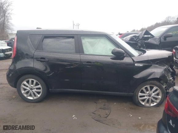 2019 Kia Soul + with VIN KNDJP3A51K7913226, listed as a IAAI auction lot 41674893 with 143,389 mi miles. Bid and sale history available at carsss.com. Image 13.