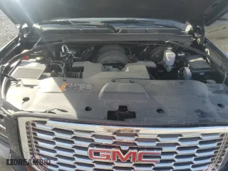 2020 GMC Yukon XL Denali with VIN 1GKS1HKJ0LR182572, listed as a Copart auction lot 80741994 with 107,195 mi miles and Salvage Title. Bid and sale history available at carsss.com. Image 12.