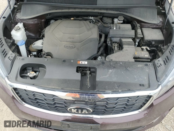 2020 Kia Sorento S z VIN 5XYPG4A56LG615016, wystawiony jako Copart lot #55848875 z przebiegiem Nie podano mil oraz Szkoda całkowita • Salvage title. Historia ofert i sprzedaży dostępna na DreamBid. Obrazek 11.