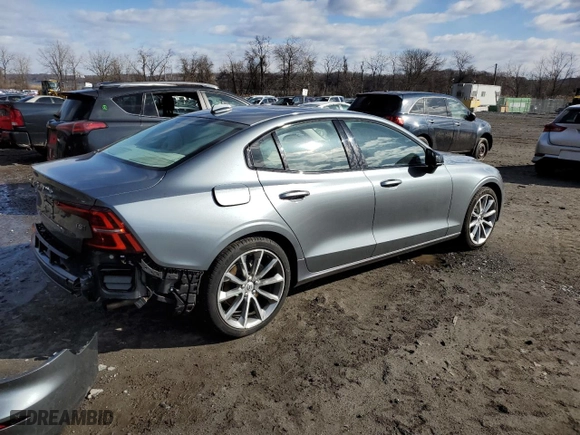 2021 Volvo S60 Momentum with VIN 7JR102TZ8MG113347, listed as a Copart auction lot 44776734 with NaN miles. Bid and sale history available at carsss.com. Image 3.