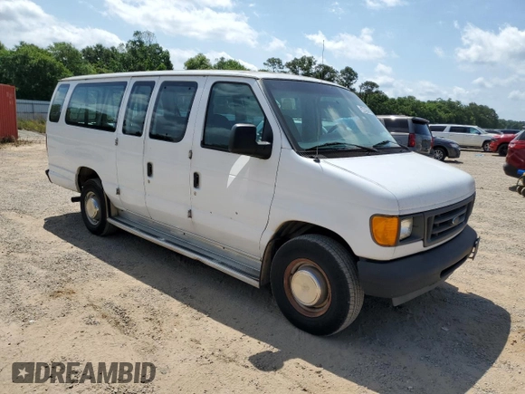 2004 Ford Econoline Passenger XL with VIN 1FBSS31L84HA53604, listed as a Copart auction lot 54428125 with 165,114 mi miles and Clean title. Bid and sale history available at DreamBid. Image 4.